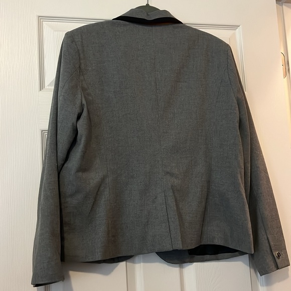 1 Button Grey Blazer with Black Trim Size 18 - Picture 6 of 8